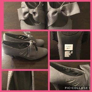 Kitten heel dress shoe